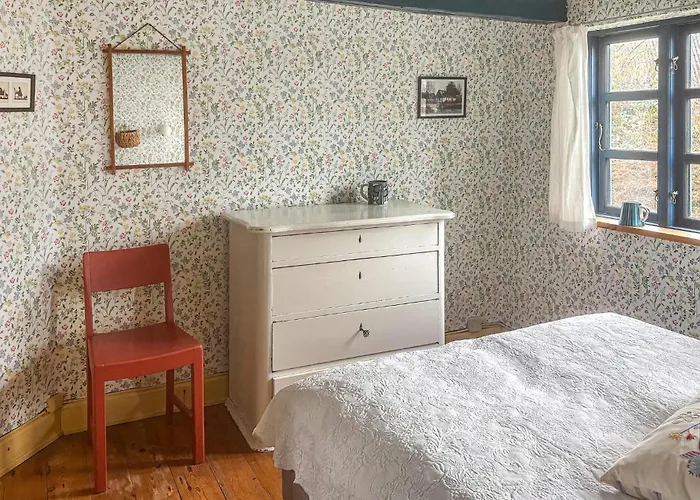 2 Bedroom Gorgeous In Holiday home